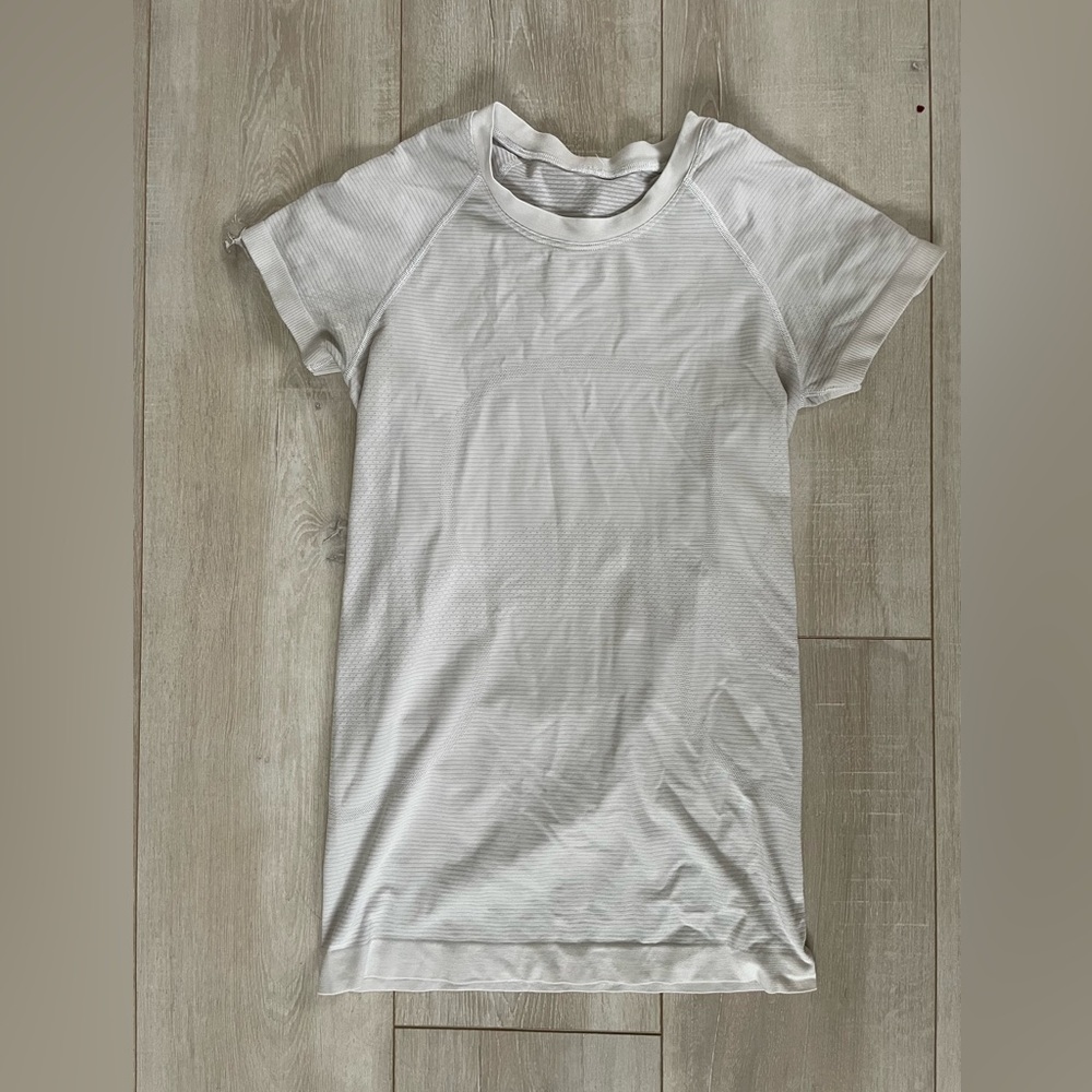 Lululemon swiftly tech short sleeve